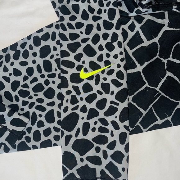 Nike Pro Dri Fit Womens Black & Grey Giraffe Training Leggings SMALL S DriFit - Picture 7 of 8